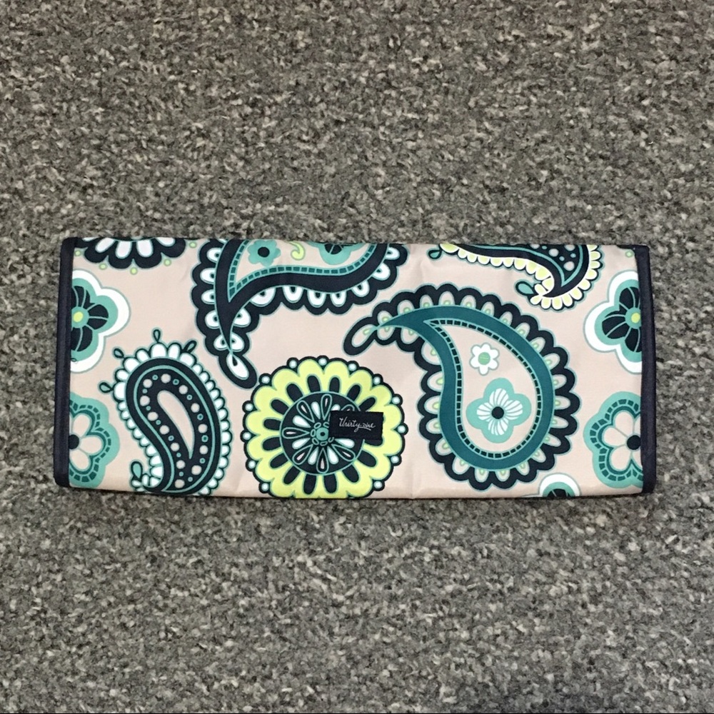 Thirty One Thermal Flat Iron Fold Over Paisley Day - Picture 3 of 6